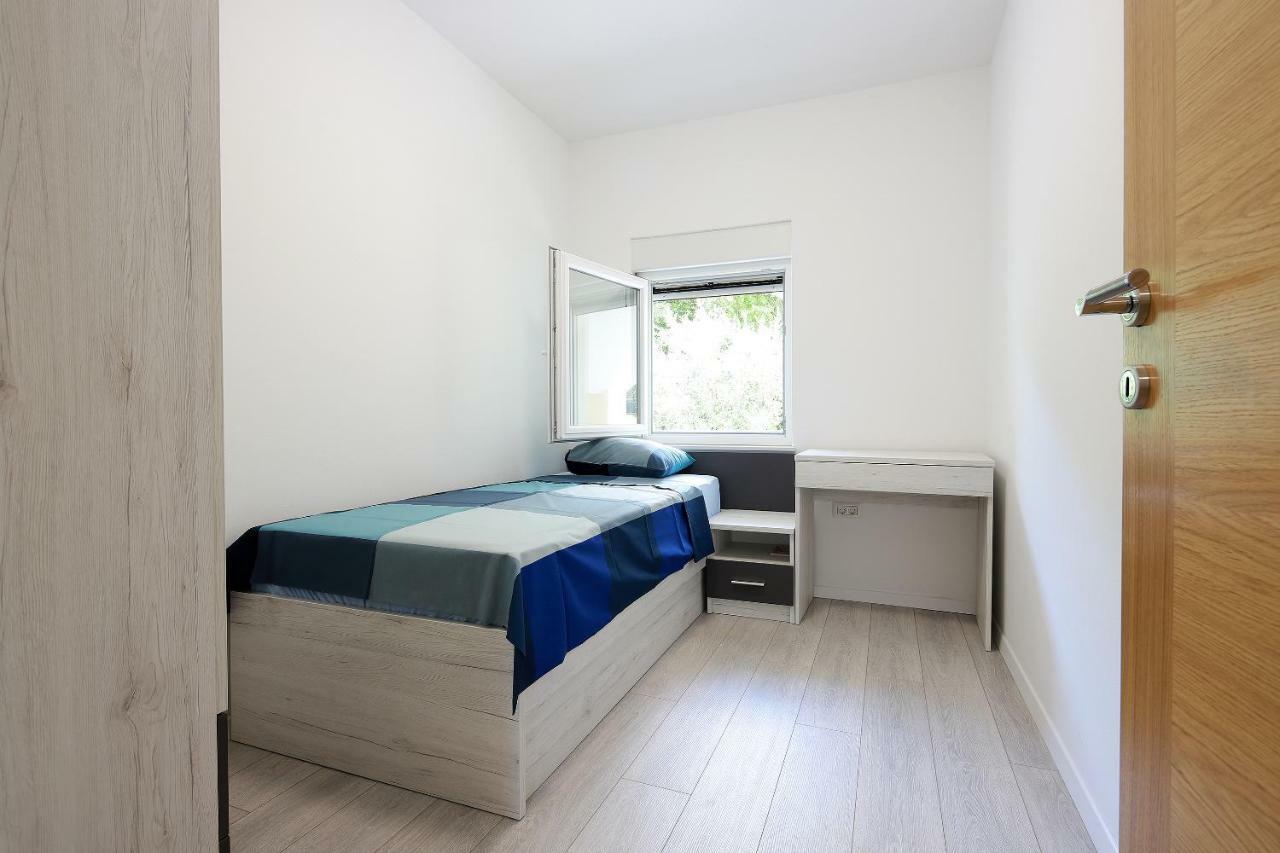 Apartmani Judita Pinezići Exteriör bild