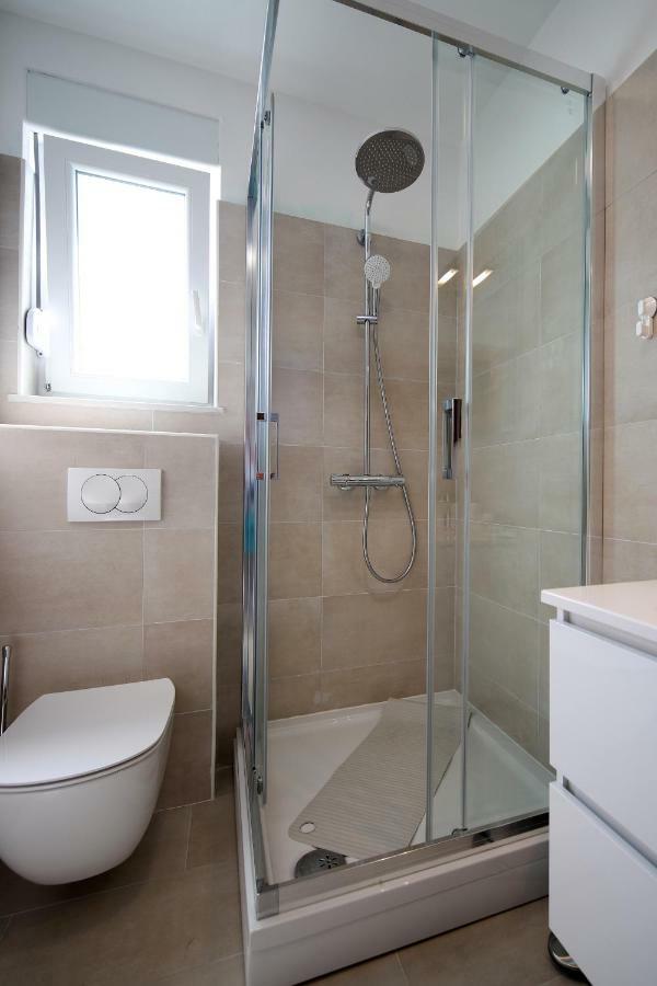 Apartmani Judita Pinezići Exteriör bild